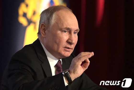 블라디미르 푸틴 러시아 대통령이 20일(현지시간)모스크바 내무부에서 열린 내무부 확대간부 회의에 참석해 발언을 하고 있다. © AFP=뉴스1 © News1 우동명 기자
