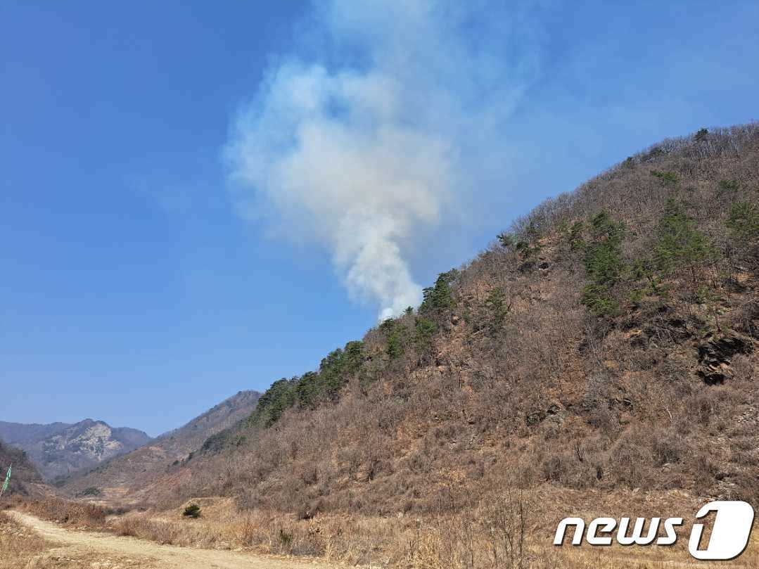 화천 군부대 포사격장 화재.&#40;강원도소방본부 제공&#41; 2023.3.21/뉴스1