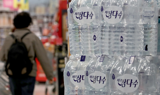 제주삼다수, 폭염서 이동노동자 지킨다…50만병 공급