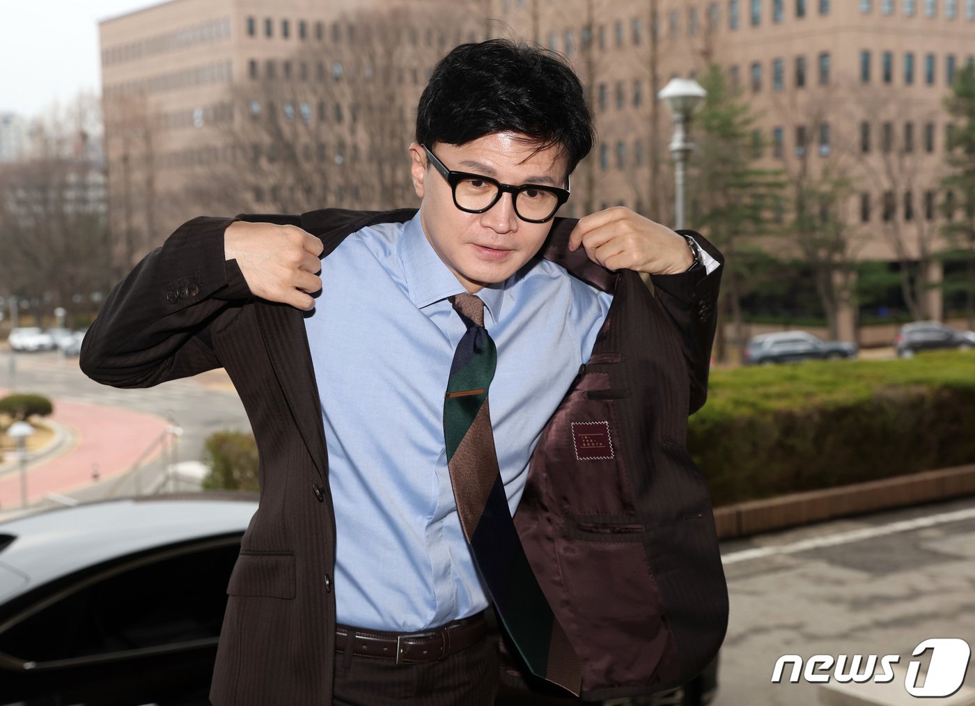 본문 이미지 - 한동훈 법무부 장관이 23일 오전 경기 과천시 법무부 청사로 출근하고 있다. 2023.3.23/뉴스1 ⓒ News1 구윤성 기자