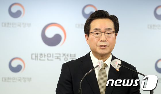 정황근 '양곡관리법 개정안 일방적 처리에 허탈함'
