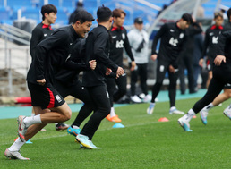 힘차게 달리는 김민재
