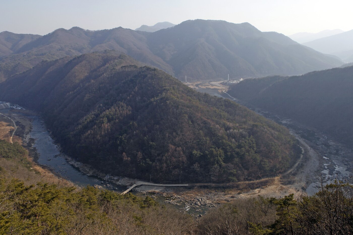 본문 이미지 - 범바위전망대에서 본 낙동강 물돌이 풍경&#40;한국관광공사 제공&#41;
