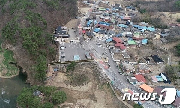 본문 이미지 - 충북 영동군  양산면 봉곡리 주민들이 요구하는 배수펌프장 설치 장소 일대.(독자 제공)