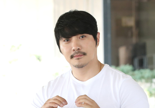 [단독] 가족 존재 밝힌 KCM, '슈돌' 합류…두 딸 최초 공개