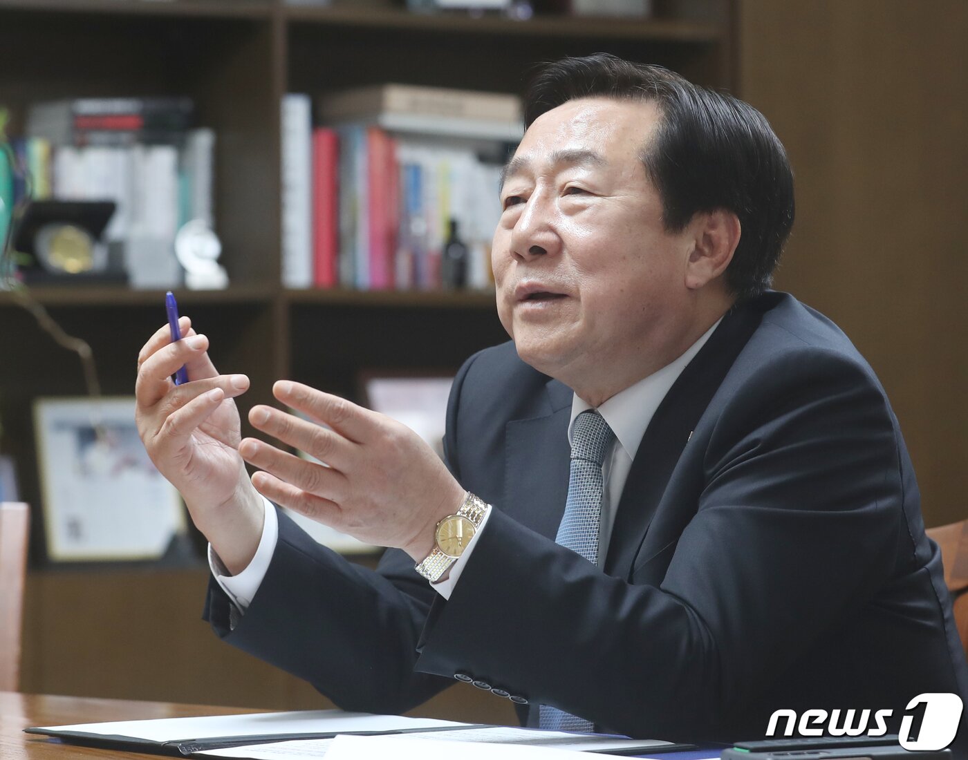 본문 이미지 - 김기문 중소기업중앙회 회장이 27일 서울 영등포구 여의도 중소기업중앙회에서 뉴스1과 인터뷰를 하고 있다. 2023.3.27/뉴스1 ⓒ News1 송원영 기자