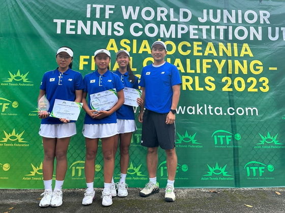 한국 테니스 14세 이하 여자 대표팀이 2023 ITF 월드주니어테니스대회 아시아/오세아니아 지역 예선에서 최종 2위에 오르며 8월 체코에서 열리는 본선 티켓을 따냈다.(대한테니스협회 제공)