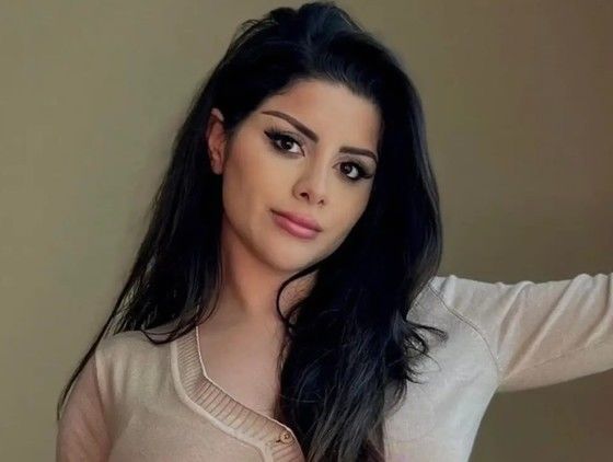 변호사를 그만두고 전업 성인 플랫폼 크리에이터로서 성공을 거둔 이란계 미국인 여성 야즈멘 자파르(가명). (비즈니스인사이더)