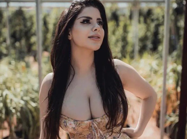 본문 이미지 - 변호사로 일할 때보다 성인방송 크리에이터를 하는 지금이 훨씬 더 행복하다는 자파르. &#40;비즈니스인사이더&#41;