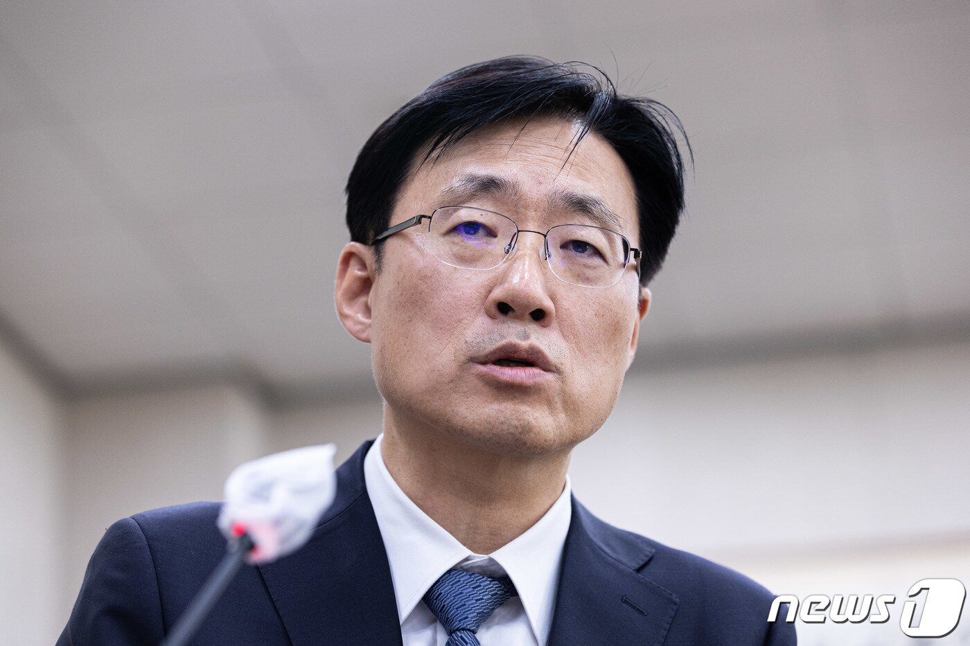 본문 이미지 - 김형두 헌법재판관 후보자가 28일 오전 서울 여의도 국회 법제사법위원회에서 열린 인사청문회에서 모두발언을 하고 있다. 2023.3.28/뉴스1 ⓒ News1 이재명 기자