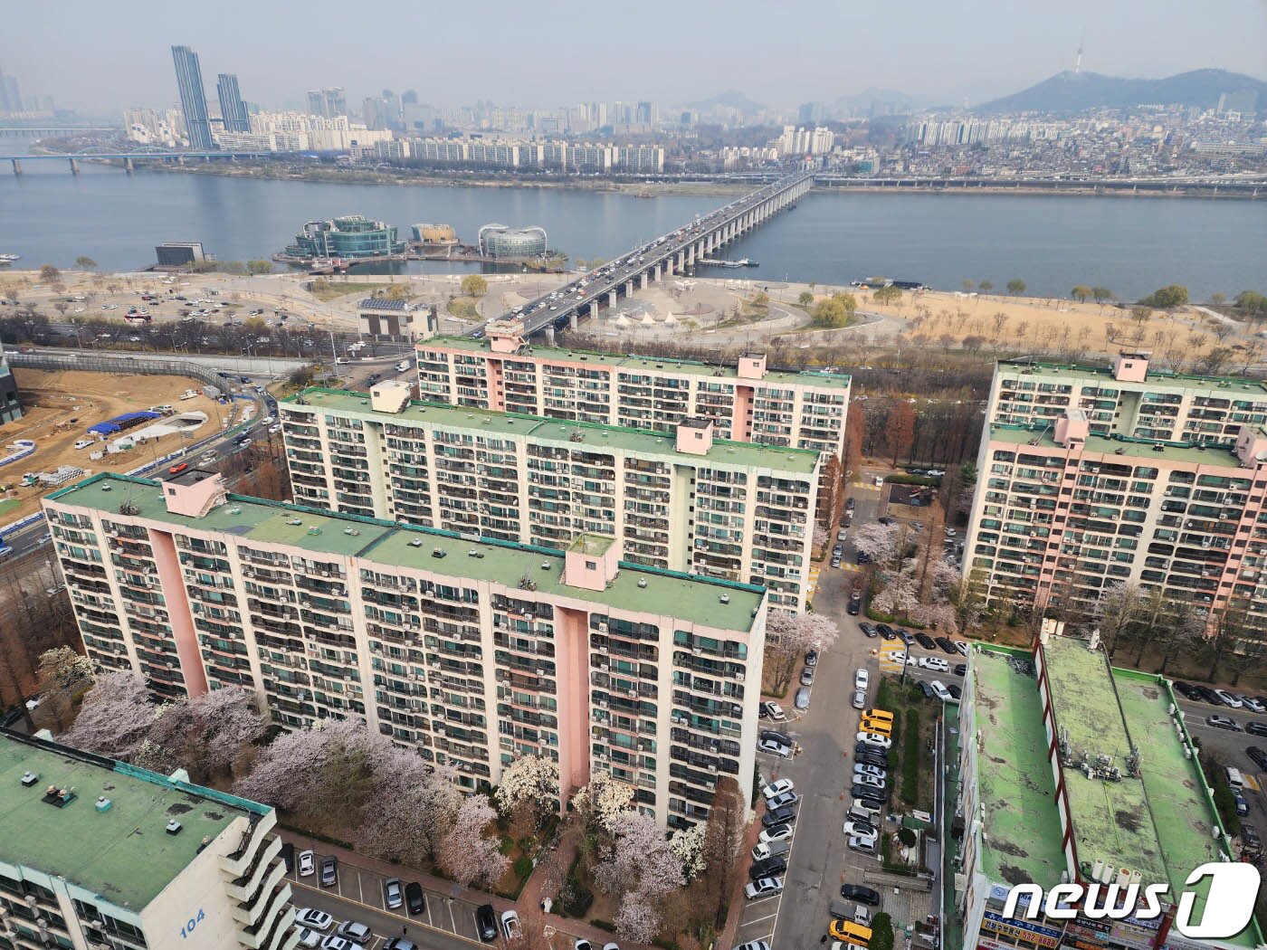 본문 이미지 - 서초구 신반포2차 아파트 모습. 2023.3.28/뉴스1 ⓒ News1 박세연 기자