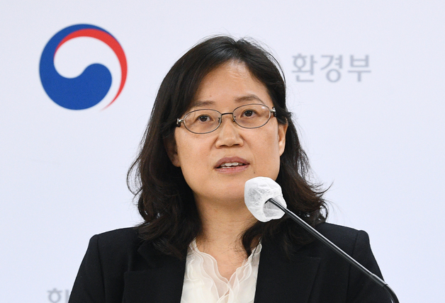 생수 뙤약볕 방치 막는다…실내 보관하고, 대용량 물통도 10년만 사용