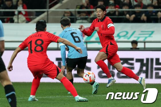 대한민국 축구 국가대표팀 손흥민과 이강인. /뉴스1 © News1 민경석 기자