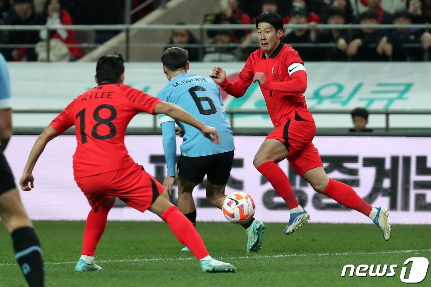 본문 이미지 - 대한민국 축구 국가대표팀 손흥민과 이강인. /뉴스1 ⓒ News1 민경석 기자