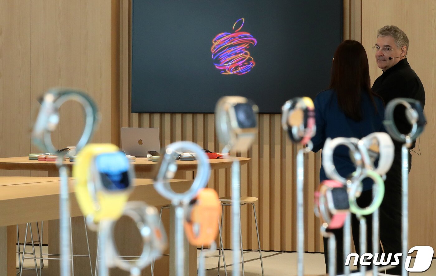 본문 이미지 - 29일 오전 서울 강남구 애플스토어 강남점에서 미디어 프리뷰 행사가 진행되고 있다. 2023.3.29/뉴스1 ⓒ News1 김진환 기자