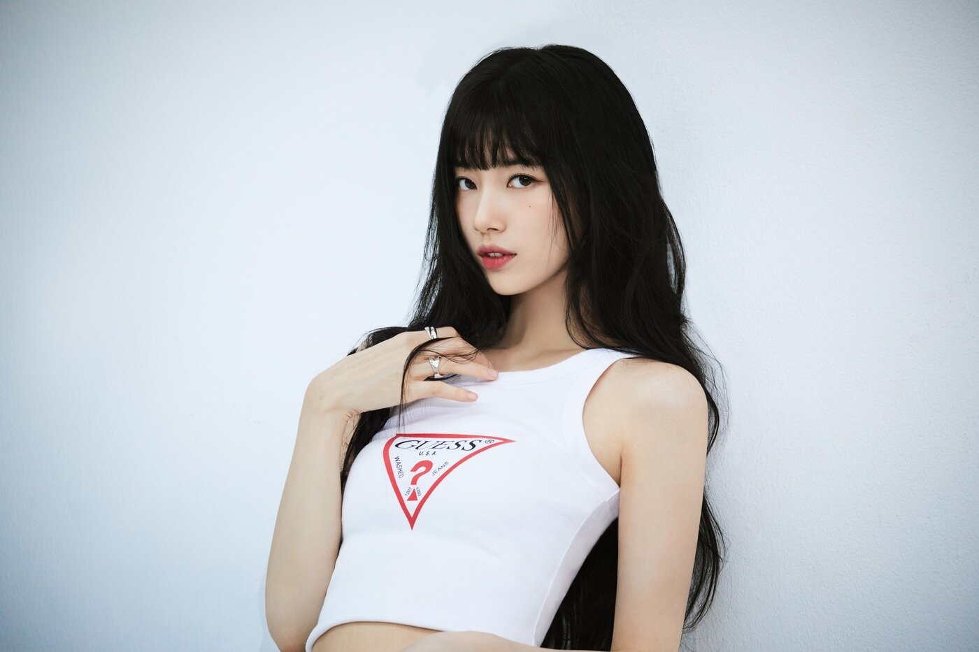 본문 이미지 - 수지/게스 제공