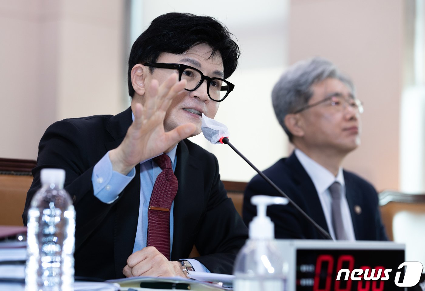 본문 이미지 - 한동훈 법무부 장관이 30일 오전 서울 여의도 국회에서 열린 법제사법위원회 전체회의에서 의원 질문에 답변하고 있다. 2023.3.30/뉴스1 ⓒ News1 이재명 기자