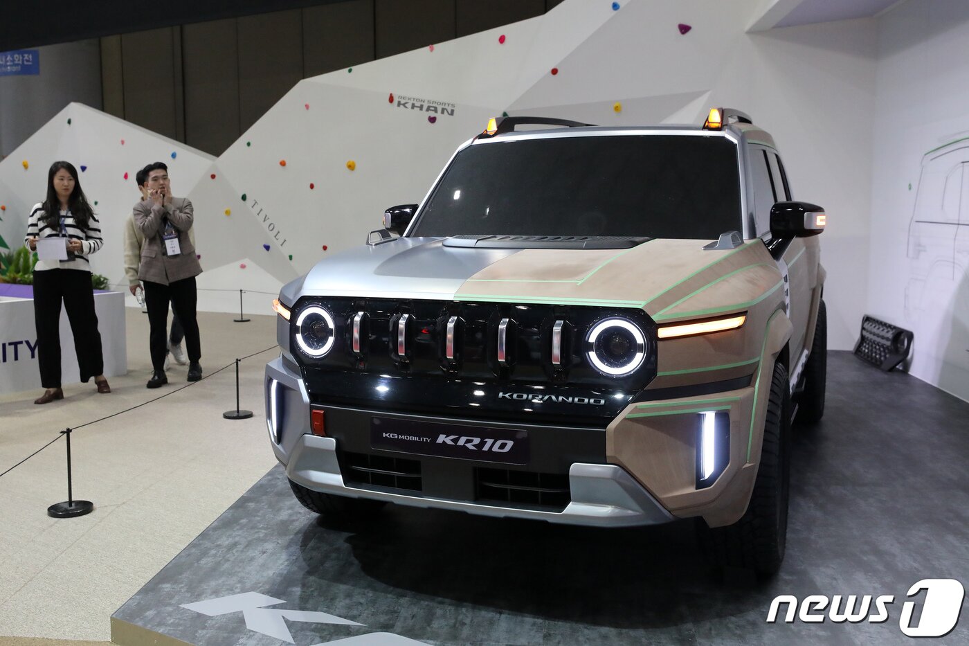 본문 이미지 - 30일 경기도 고양시 킨텍스에서 열린 '2023 서울모빌리티쇼에 KG모빌리티 콘셉트 차량 KR10이 전시돼 있다. 2023.3.30/뉴스1 ⓒ News1 이승배 기자