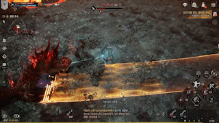 본문 이미지 - '프라시아 전기' 플레이 중 필드 몬스터를 사냥하는 모습. 자동 스킬 사용이 가능하고, 필요하다면 끌 수도 있다. (박소은 기자)