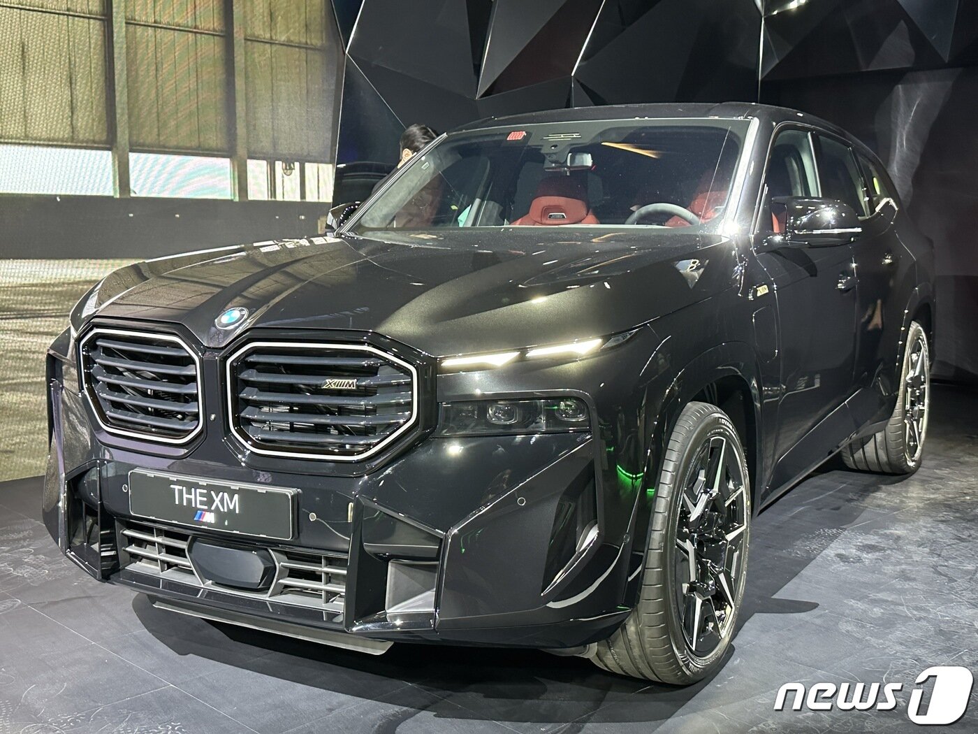 본문 이미지 - BMW 뉴XM 전시차량 2023.3.28/뉴스1 ⓒ News1 금준혁 기자