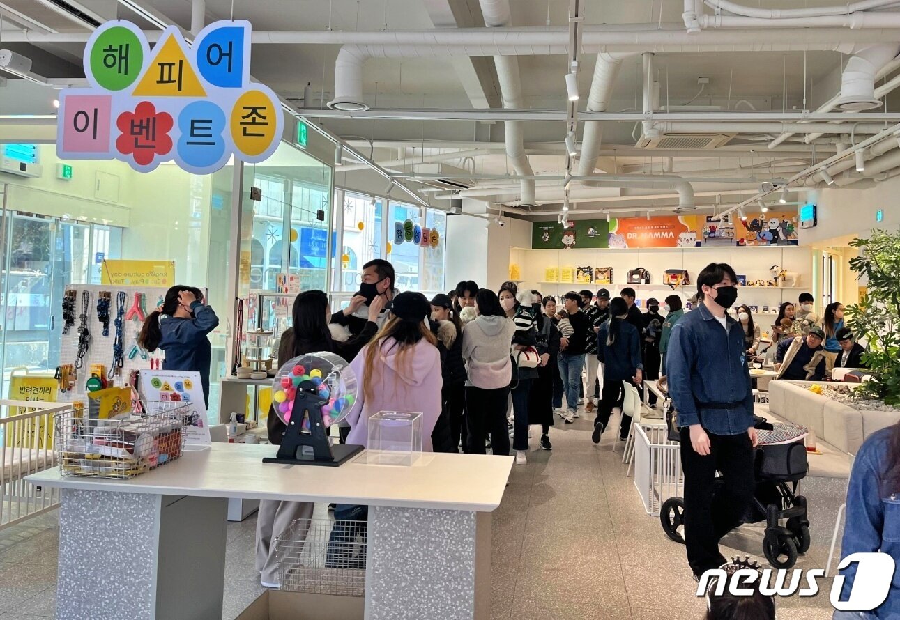 본문 이미지 - 스파크펫은 5일 서울 강남구 청담동 놀로스퀘어에서 '컬처데이' 행사를 진행했다.(스파크펫 제공) ⓒ 뉴스1