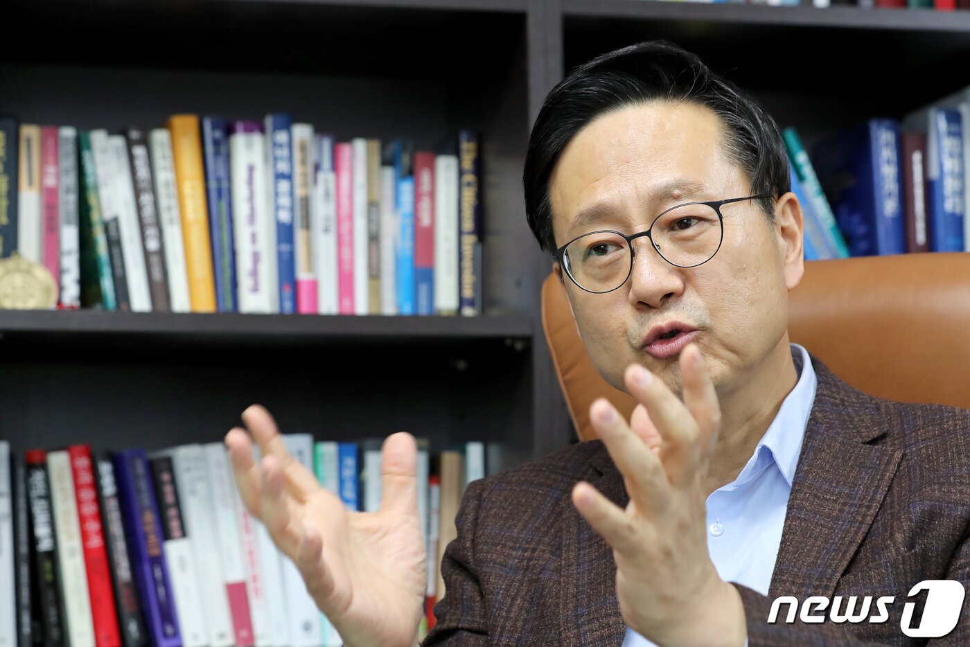 본문 이미지 - 류영재 서스틴베스트 대표이사가 서울 중구 서스틴베스트에서 뉴스1과 인터뷰를 하고 있다. /뉴스1 ⓒ News1 장수영 기자