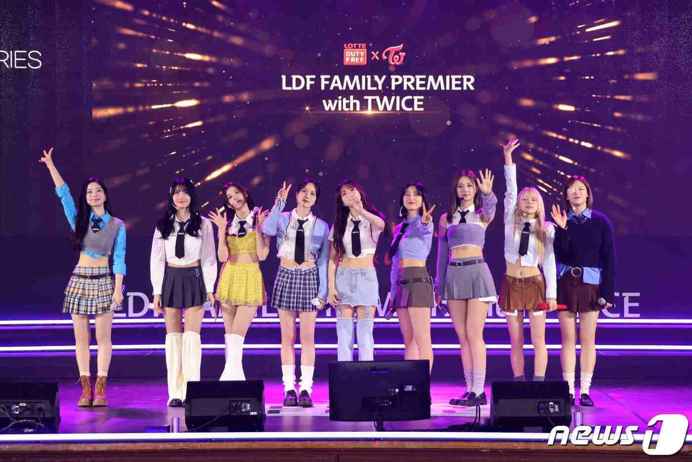 본문 이미지 - 트와이스 팬미팅 현장 사진.(롯데면세점 제공)