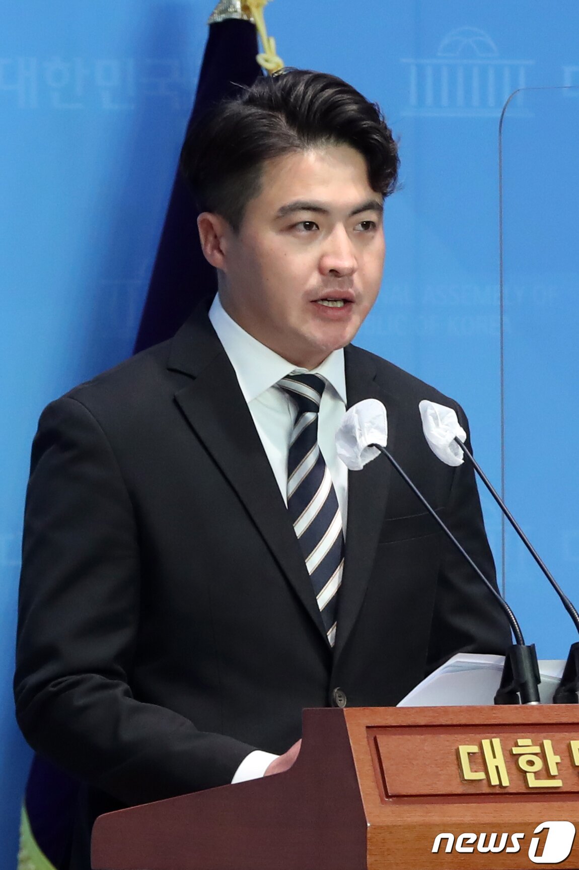 본문 이미지 - 오영환 더불어민주당 의원이 10일 오전 서울 여의도 국회 소통관에서 제22대 총선 관련 기자회견을 하고 있다. 2023.4.10/뉴스1 ⓒ News1 황기선 기자