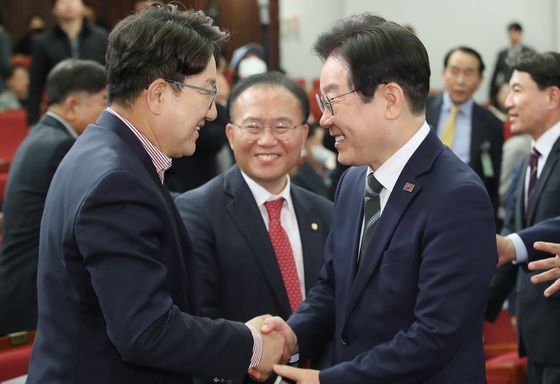 민주 "권성동, 회동이 아닌 예방…의제 없는 만남"