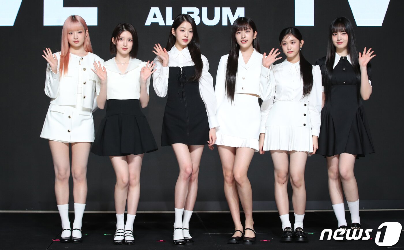 본문 이미지 - 그룹 아이브(IVE)의 레이(왼쪽부터)와 가을, 장원영, 안유진, 이서, 리즈 ⓒ News1
