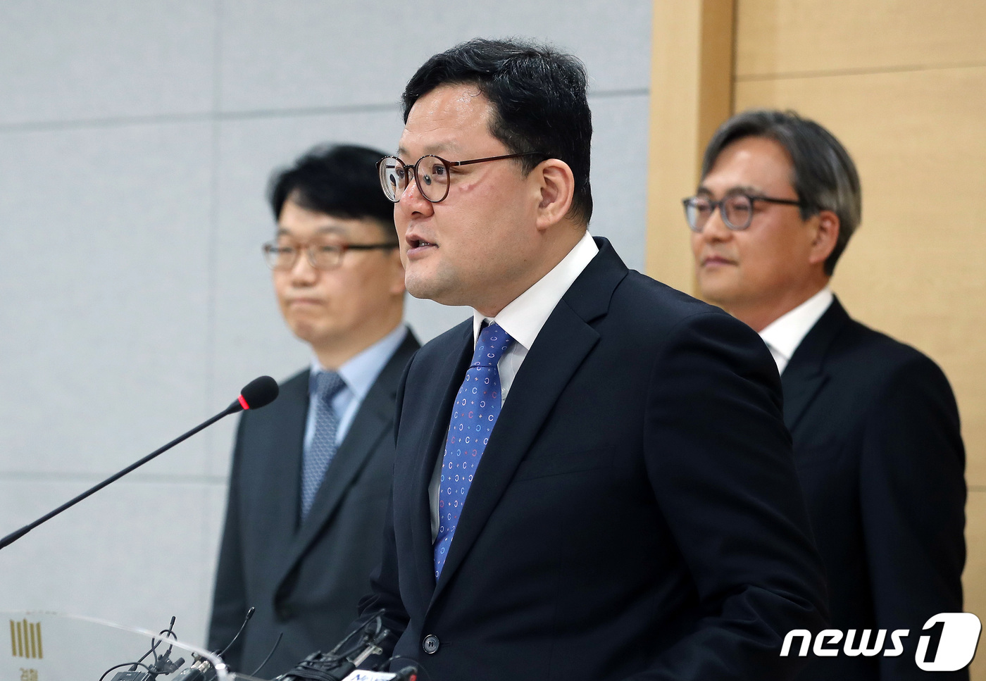 코인거래소 상장 비리 및 코인시장조작 관련 수사 브리핑 - 뉴스1