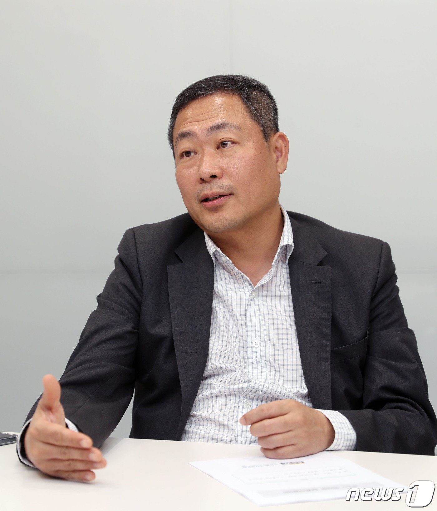 본문 이미지 - 성상엽 벤처기업협회 회장이 11일 오후 경기 성남시 분당구 아이디스타워에 위치한 사무실에서 뉴스1과 인터뷰를 하고 있다. 2023.4.11/뉴스1 ⓒ News1 김영운 기자