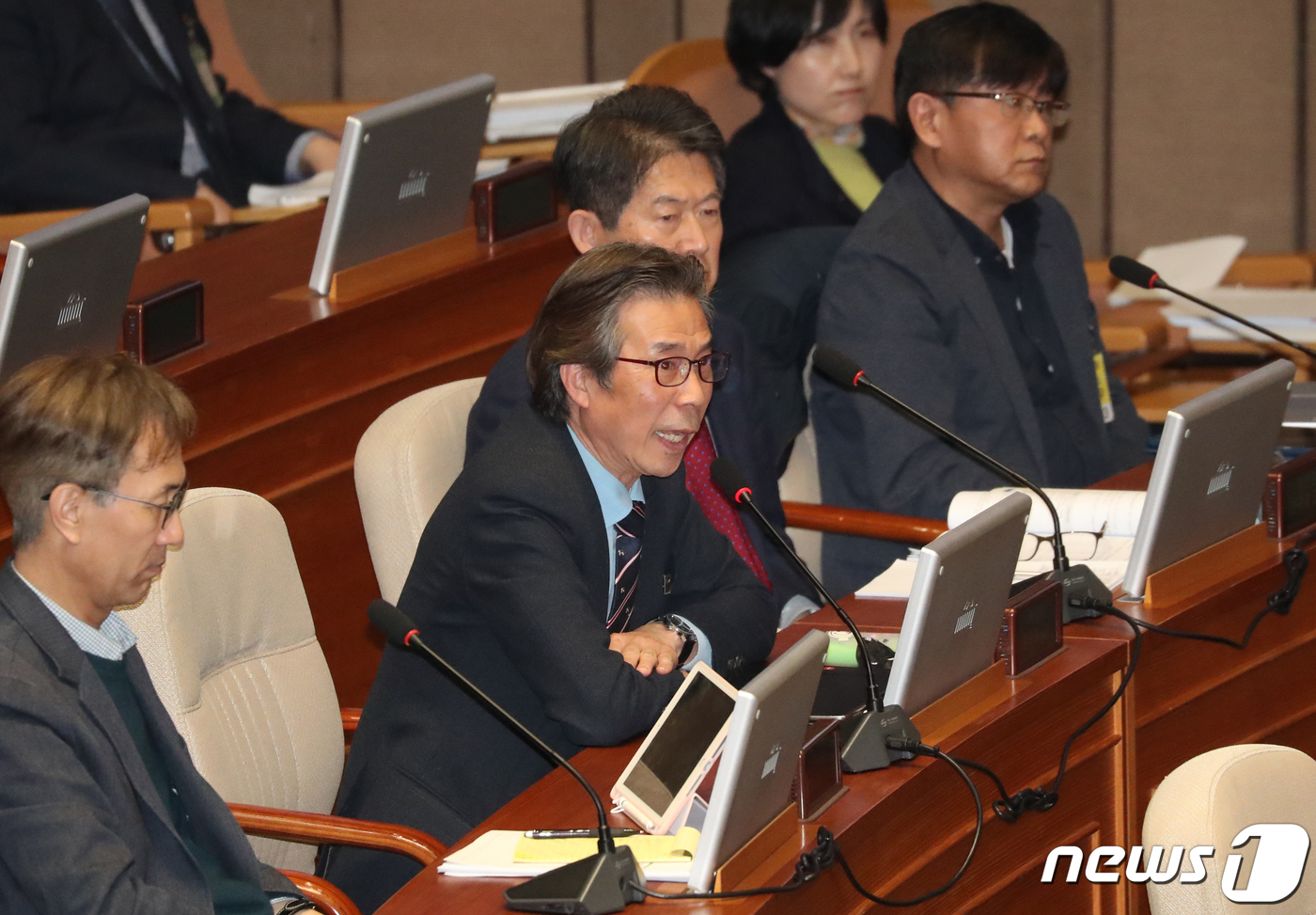 (서울=뉴스1) 송원영 기자 = 박명호 동국대 교수가 12일 오후 서울 여의도 국회에서 열린 제405회국회(임시회) 제3차 국회의원 선거제도 개선에 관한 결의안 심사를 위한 전원위 …