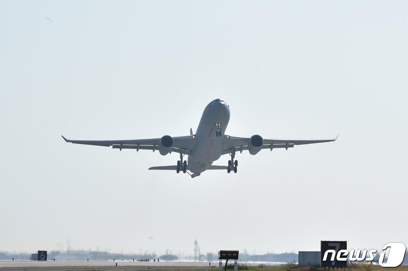 본문 이미지 - 공군 다목적 공중급유수송기 KC-330 '시그너스'. (공군 제공) 2023.4.13/뉴스1 ⓒ News1 민경석 기자