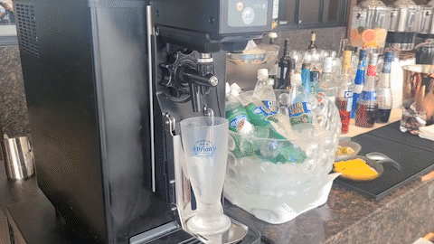 본문 이미지 - 오리온 생맥주 기계 ⓒ News1