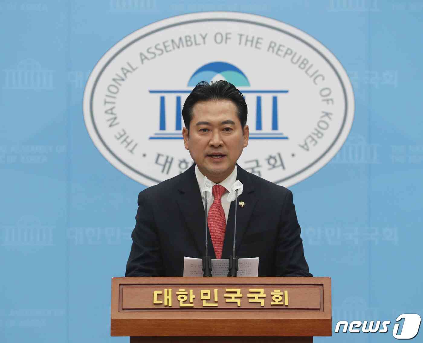 장동혁 국민의힘 원내대변인이 16일 서울 여의도 국회 소통관에서 브리핑을 하고 있다. 2023.4.16/뉴스1 © News1 송원영 기자