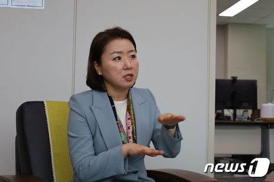 오경은 부산여성가족개발원장이 뉴스1과 인터뷰를 하고 있다. .2023.4.19. 손연우 기자