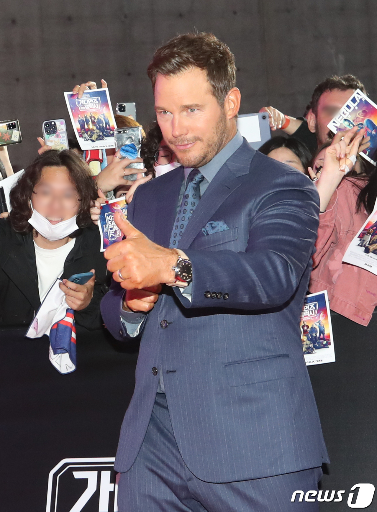 (서울=뉴스1) 권현진 기자 = 헐리우드 배우 크리스 프랫이 19일 오후 서울 동대문디자인플라자(DDP)에서 열린 영화 '가디언즈 오브 갤럭시: 볼륨(Volume) 3' 레드카펫 …