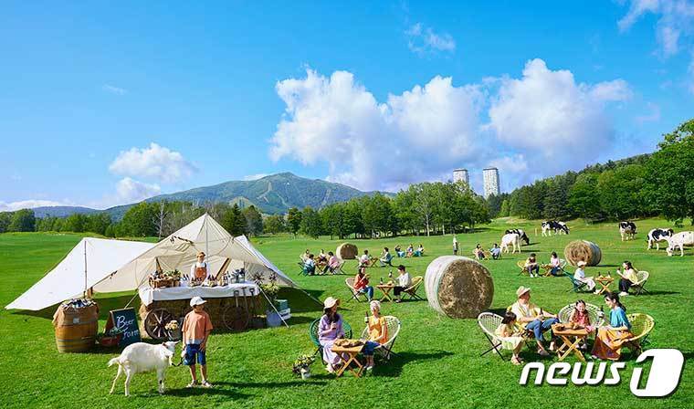 본문 이미지 - 옛 골프코스를 목장으로 재탄생한 초원 목장(호시노 리조트 제공)