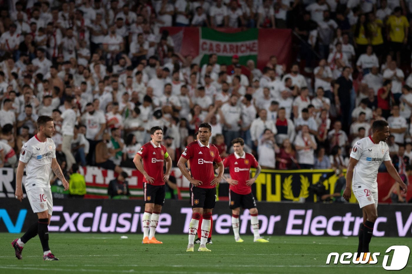 본문 이미지 - UEFA 유로파리그 준결승 진출이 무산된 맨체스터 유나이티드. ⓒ AFP=뉴스1