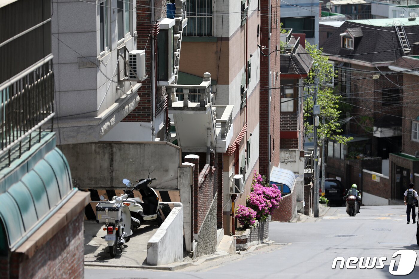 본문 이미지 -  서울 강서구 화곡동의 빌라 밀집지역. 2023.4.21/뉴스1 ⓒ News1 이승배 기자