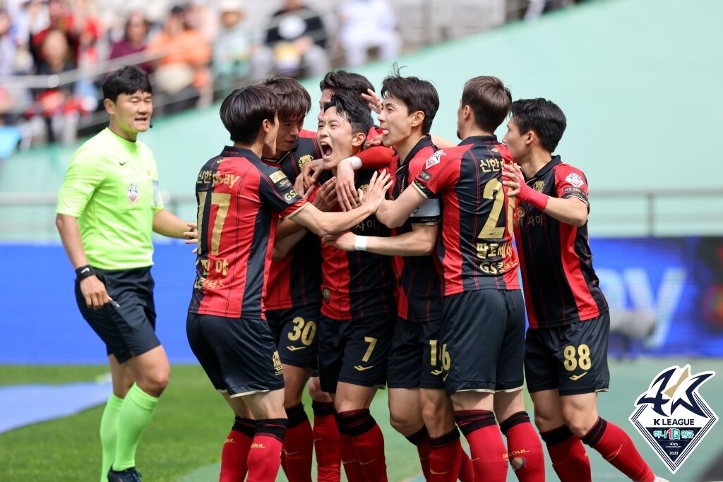 본문 이미지 -  서울 선수들(한국프로축구연맹 제공)