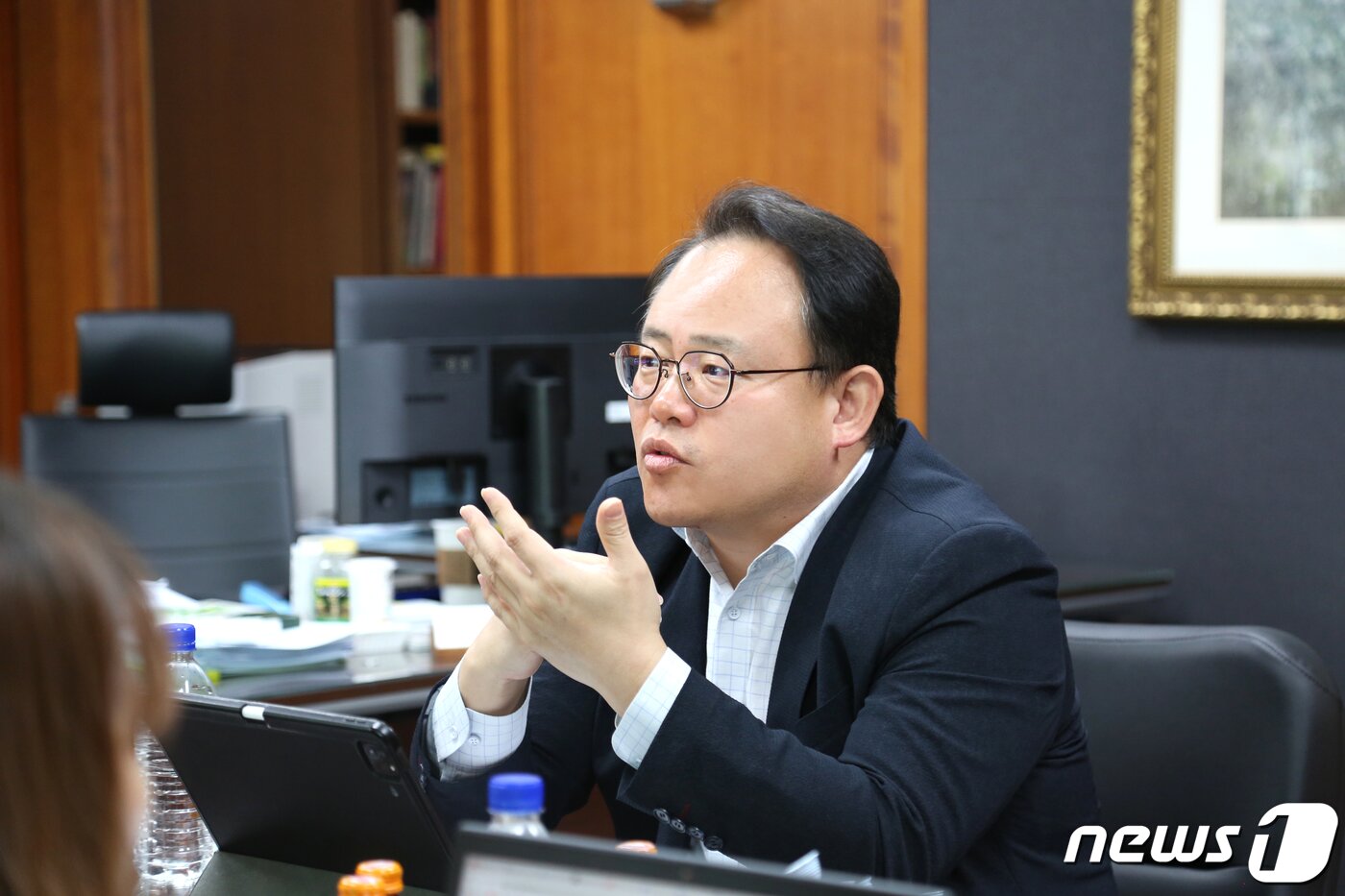 본문 이미지 - 한일현 신한투자증권 디지털전략본부장(상무)이 뉴스1과 인터뷰하고 있다. 2023.04.12 ⓒ News1 