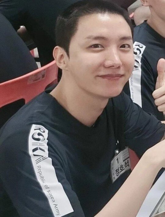 본문 이미지 - 제이홉 / 사진출처36사단 카페