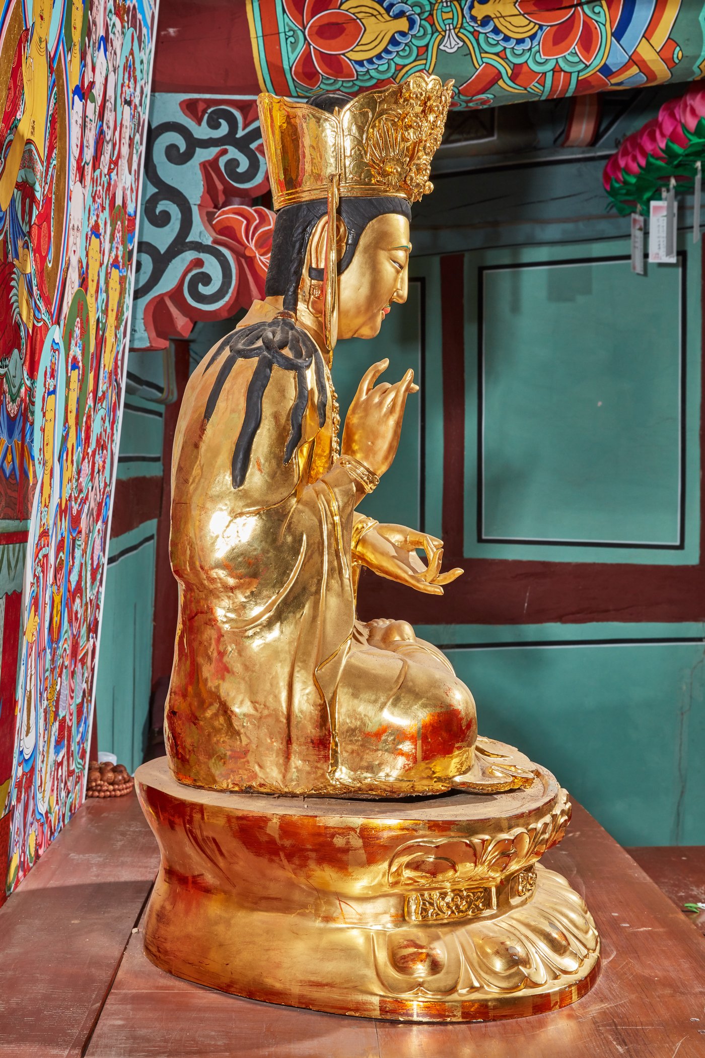 본문 이미지 -  '안성 청룡사 금동관음보살좌상' (문화재청 제공)