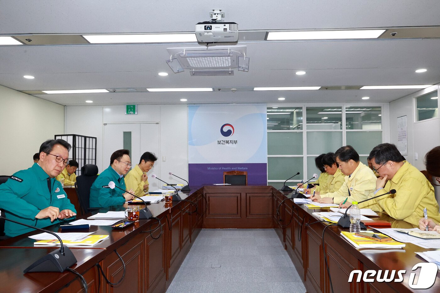 본문 이미지 - 보건복지부는 보건의료 재난위기 '관심' 단계 발령을 결정했다./보건복지부 제공