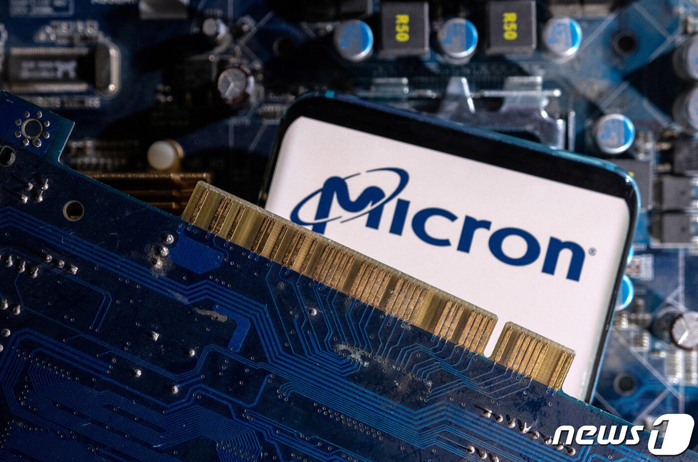 본문 이미지 - 마이클론 테크놀로지 관련 시각물 ⓒ 로이터=뉴스1 ⓒ News1 박형기 기자