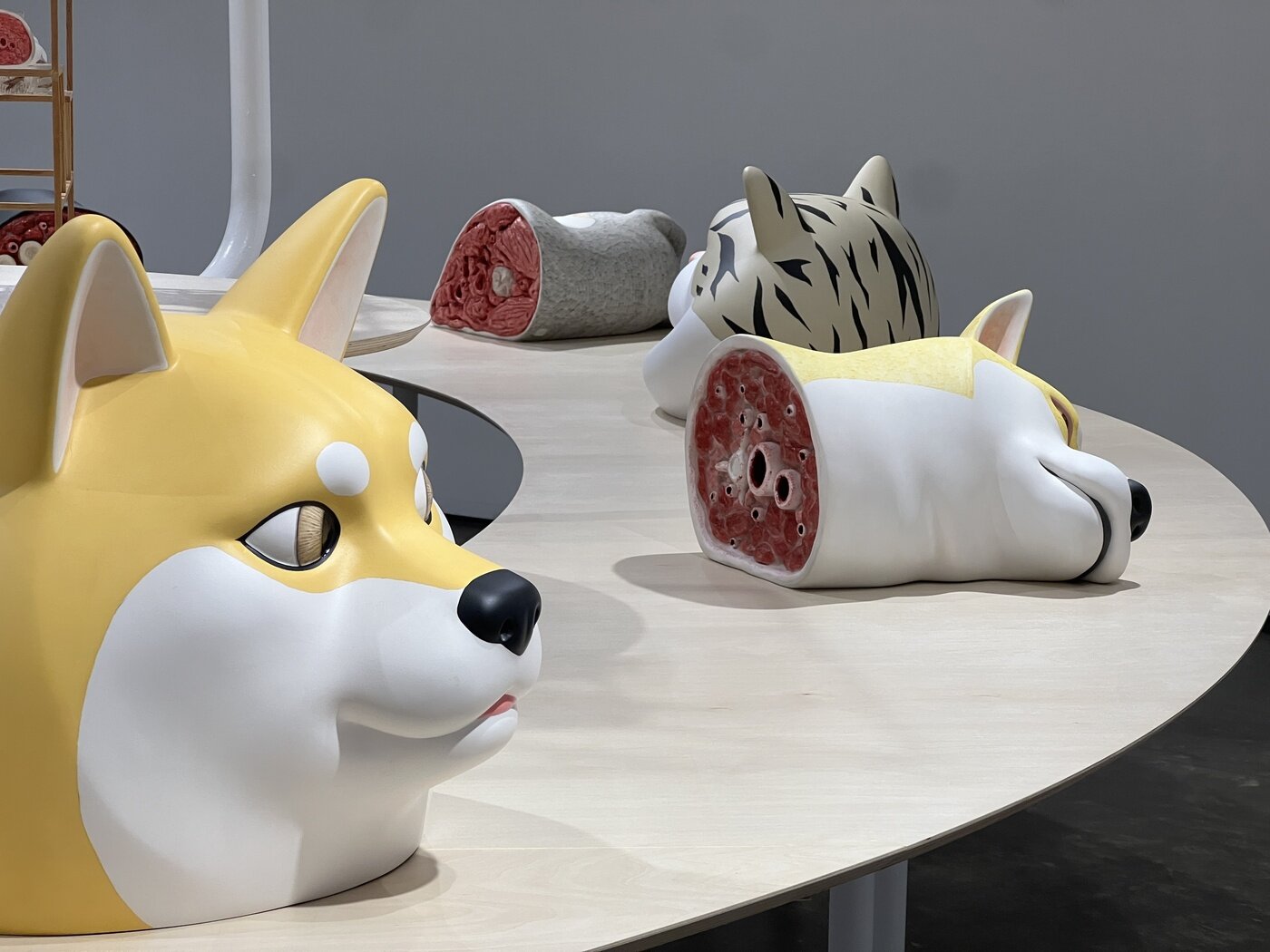 본문 이미지 -  박용식_Bling Bullying Series_urethane, acrylic on F.R.P_2013-2022 (OCI미술관 제공)