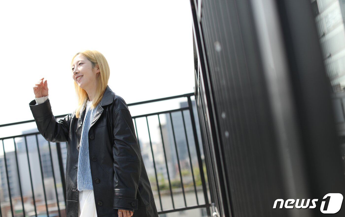 본문 이미지 - 곽예인 사진가가 지난 4월27일 서울 성동구의 스튜디오에서 뉴스1과 인터뷰를 통해 섭식장애 경험을 얘기하고 있다. 2023.4.27/뉴스1 ⓒ News1 안은나 기자