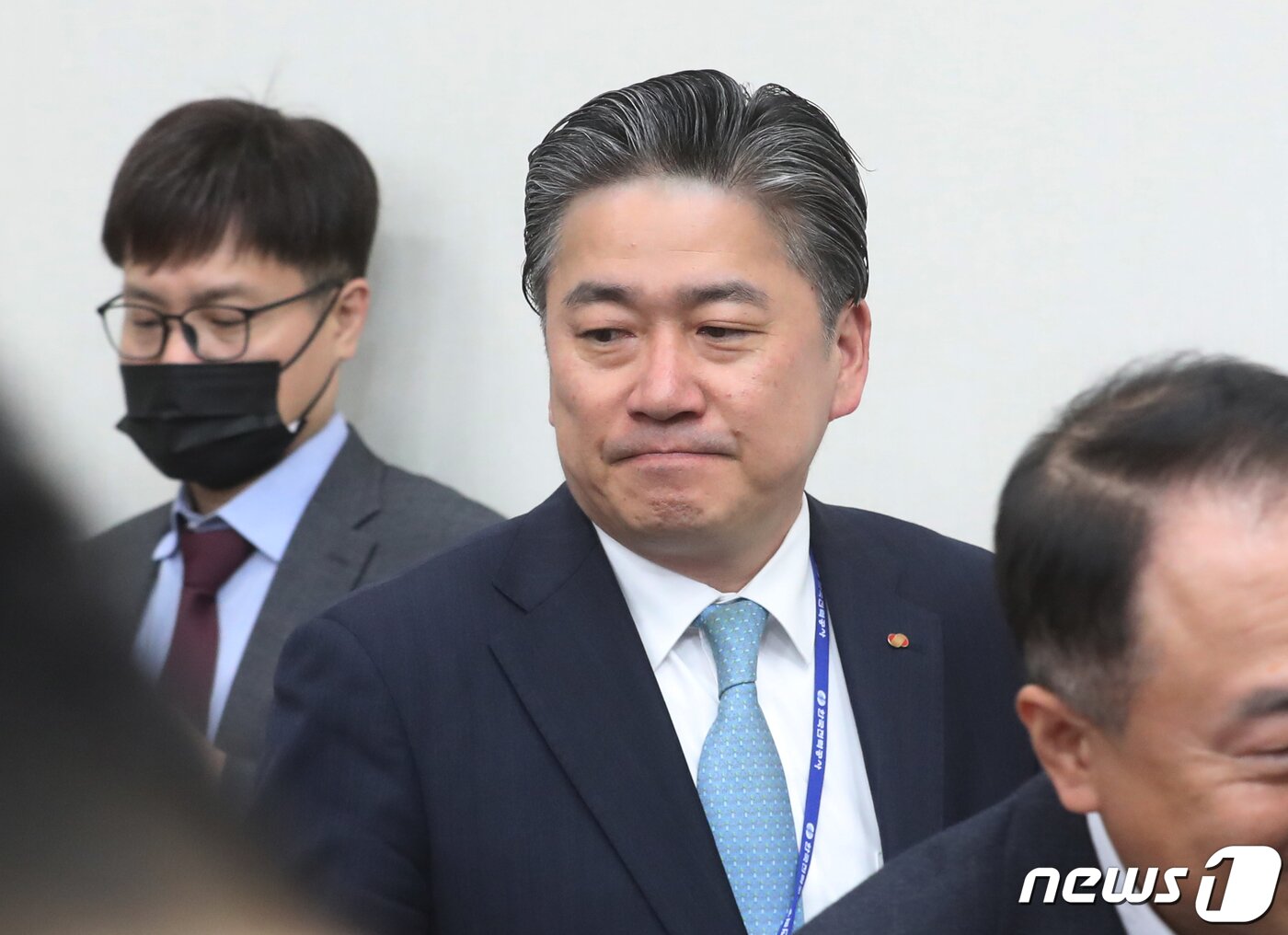 본문 이미지 - 정승일 한국전력공사 사장이 6일 서울 여의도 국회에서 열린 전기·가스 요금 관련 민·당·정 간담회에 참석하고 있다. 2023.4.6/뉴스1 ⓒ News1 송원영 기자